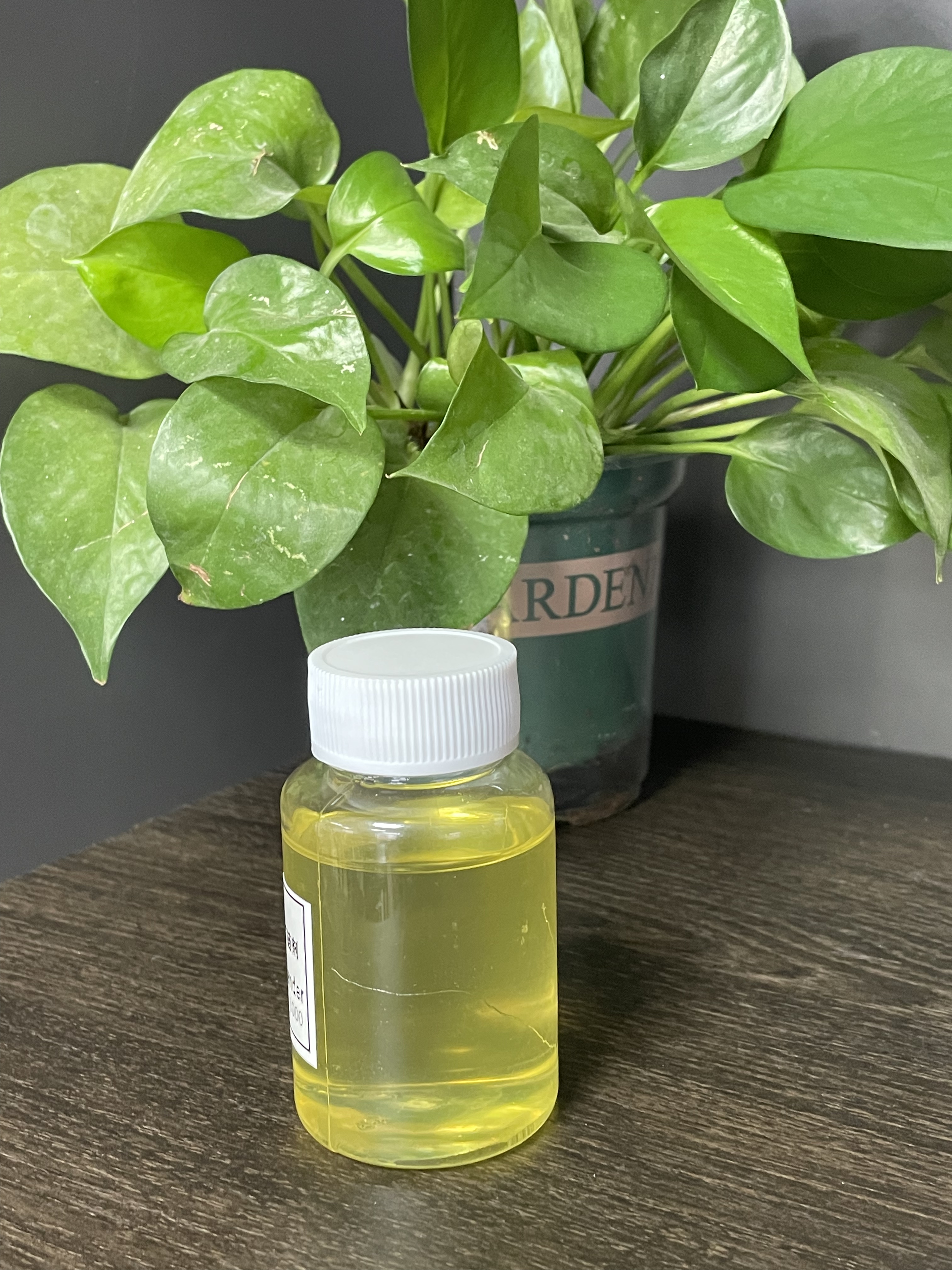 amine-HCA ™ P-1000 ที่มีประสิทธิภาพสูงแอมเบอร์วิสตี้ของเหลว diamine chain extender สำหรับกาว