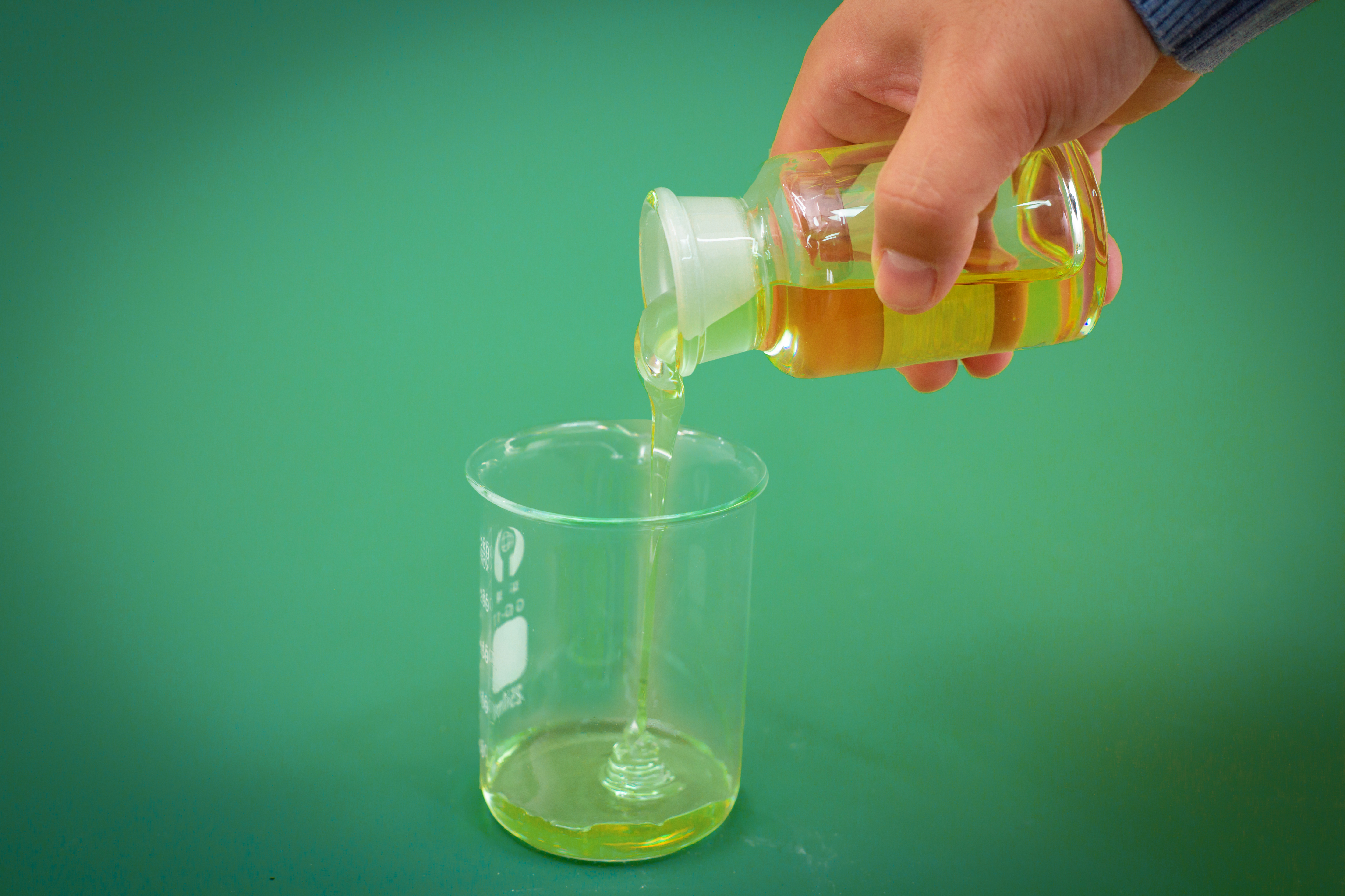 วิกฤตที่ซ่อนอยู่ของการไฮโดรไลซิสโพลียูรีเทน: สารเติมแต่งของ KSTO ทำลายปัญหาคอขวดของประสิทธิภาพ